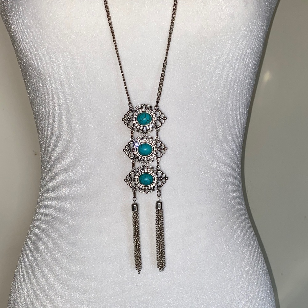 Elegant Silver and Turquoise Pendant Necklace